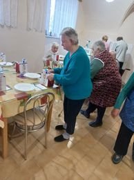 Mesiac úcty k starším