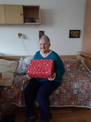 Vianoce 2021 sú bohaté na darčeky, ale chudobné na objatia ...