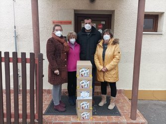 Vianoce 2021 sú bohaté na darčeky, ale chudobné na objatia ...