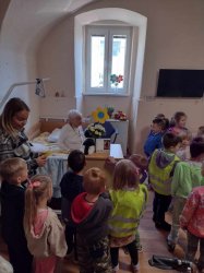 Október  -Mesiac úcty k starším