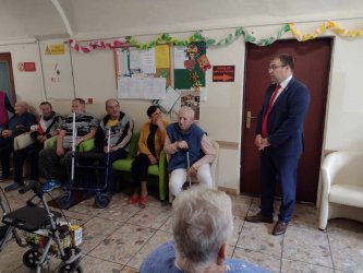 Október  -Mesiac úcty k starším