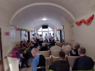 Október  -Mesiac úcty k starším