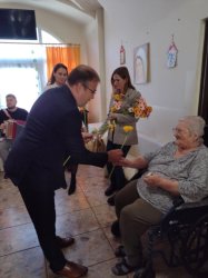 Mesiac úcty k starším