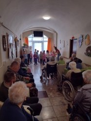 Mesiac úcty k starším